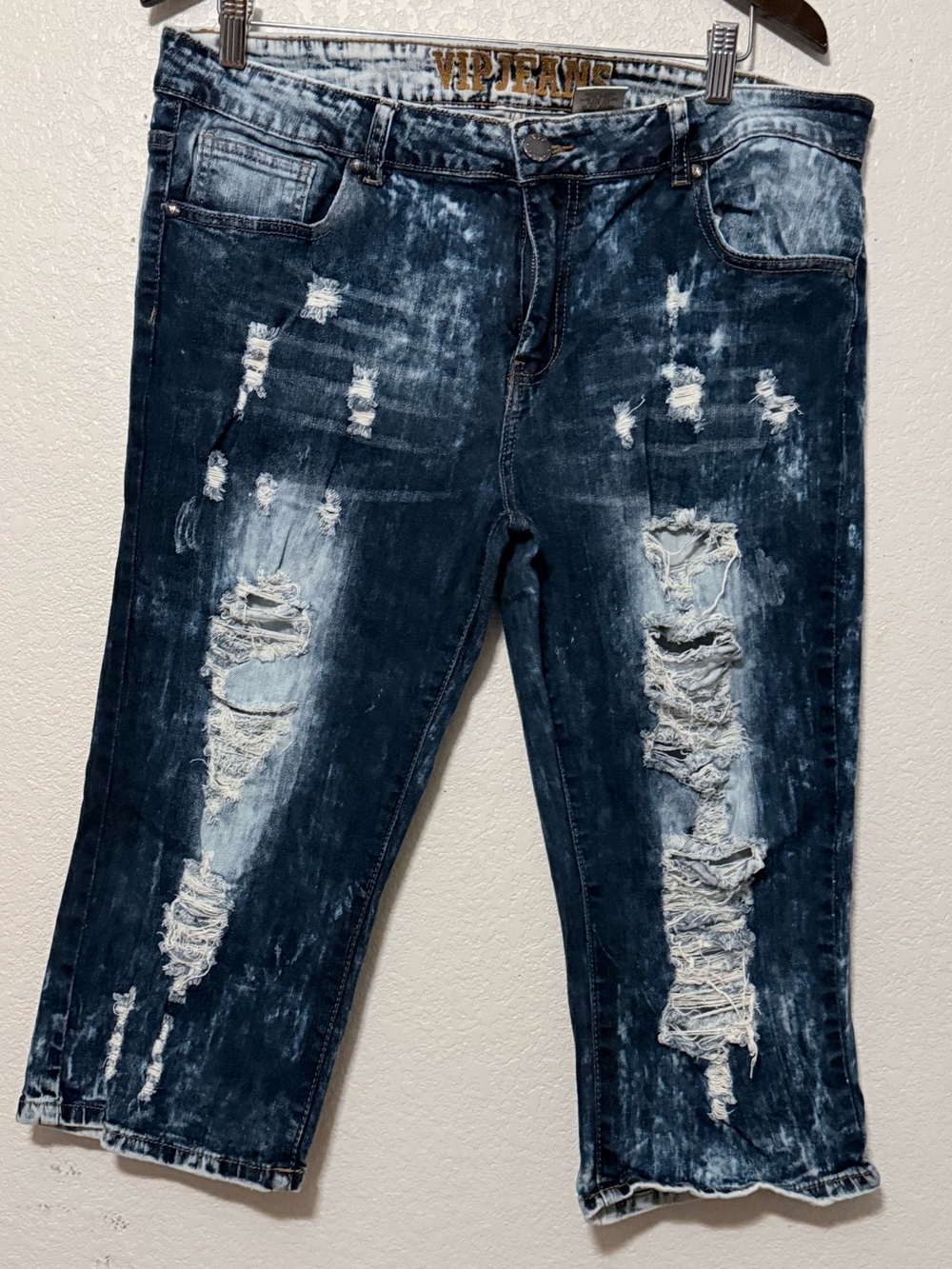 VIP Women’s Distressed Dark Blue Cropped Jeans 0145